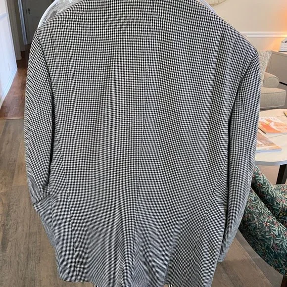 MarzottoMens black & white houndstooth sport coat